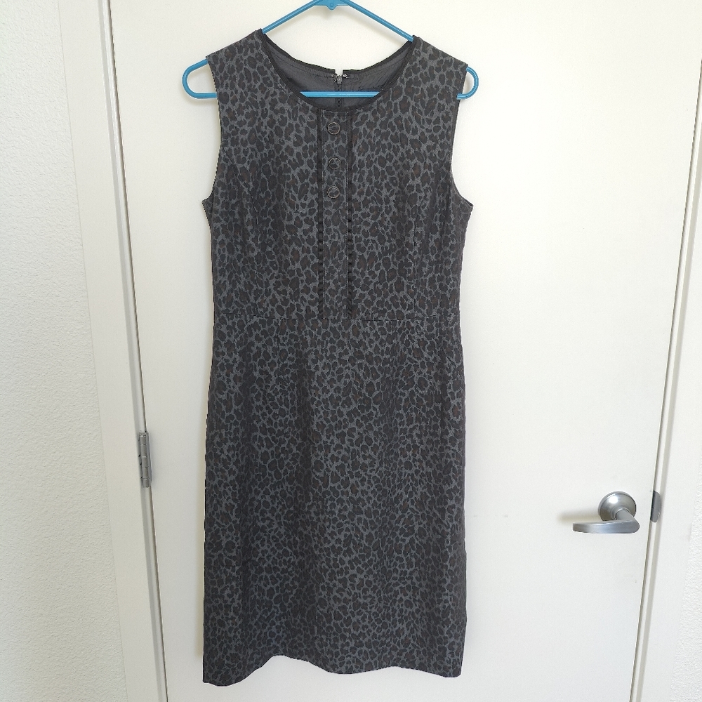 Willi Smith Gray Leopard Print Sleeveless Fitted Dress